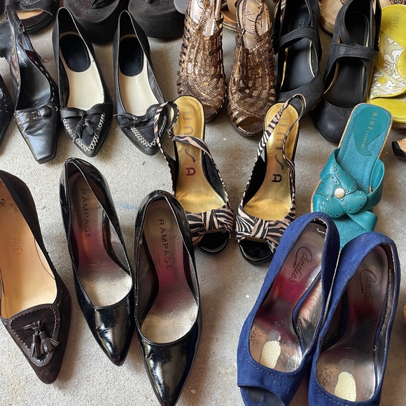 Lots of shoes clothes handbags - Picture 8 of 16